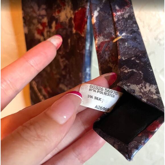 Oscar de la Renta Men's Multicolor Geometric Pattern 100% Silk Necktie - Picture 4 of 9